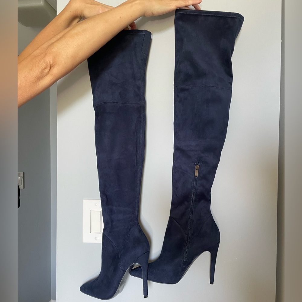 Over the knee navy boots. Size 8. NO RETURNS